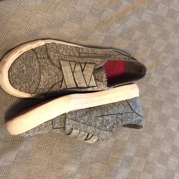 Gray size 3 blow fish slip-ons - Picture 2 of 3